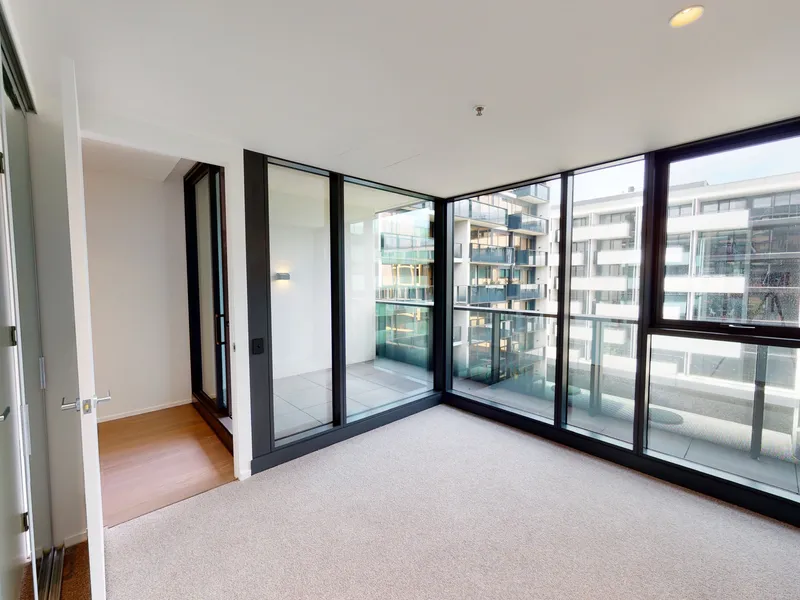 Brand New Courtyard Park House Apartment