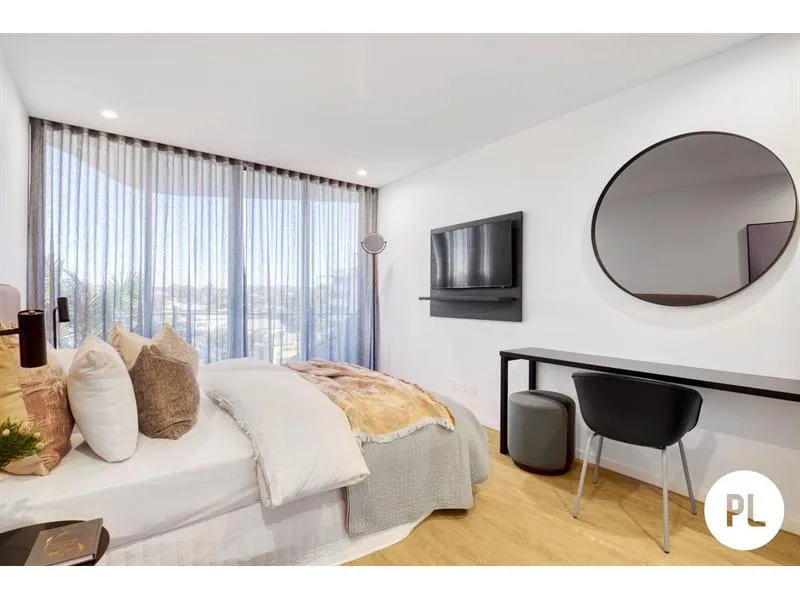 Fully Furnished Studios with Short Term Leases Available. Weekly utility charge additional to rent (details at base of listing).