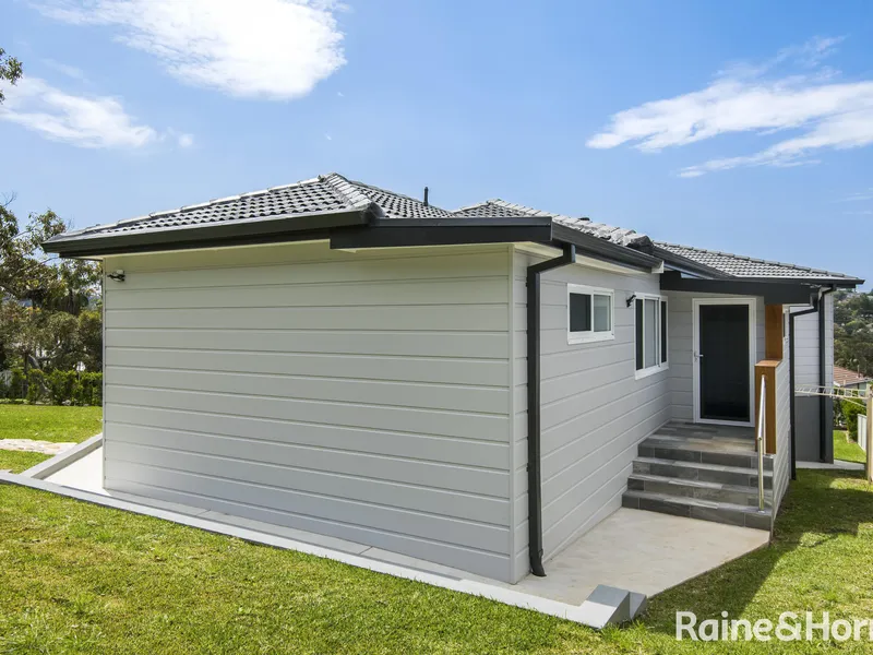 Stroll to everything - Avalon Village Living!