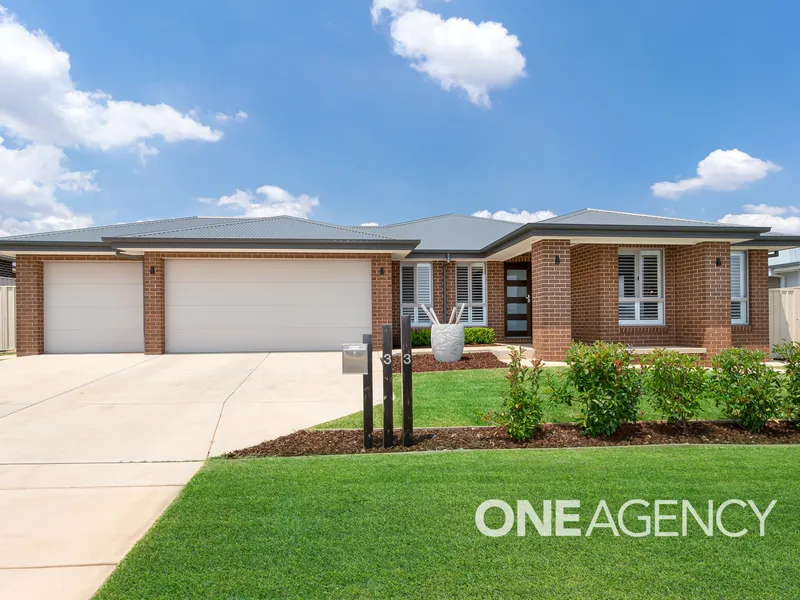 MODERN FAMILY HOME WITH ROOM FOR ALL