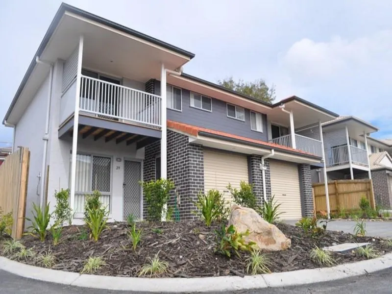 MODERN NRAS TOWN HOUSE FOR RENT!!