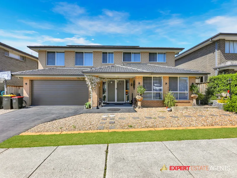 NEAR NEW 4 BEDROOM LUXURY FAMILY HOME