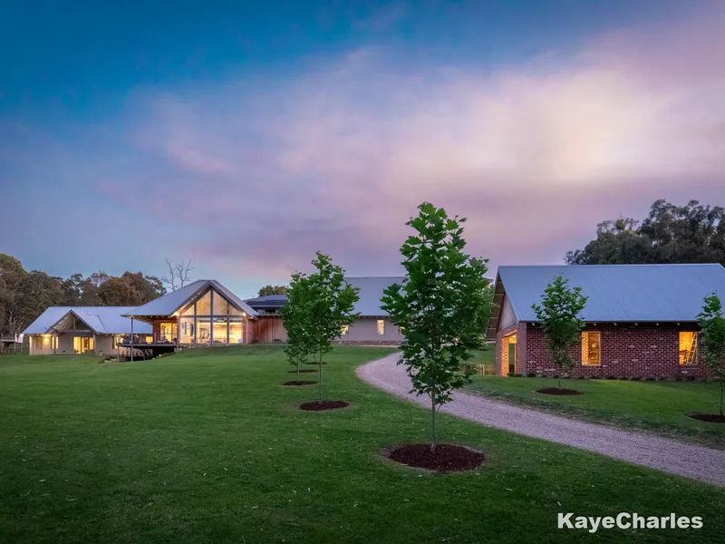 A Modern Masterpiece in a Rural Hideaway