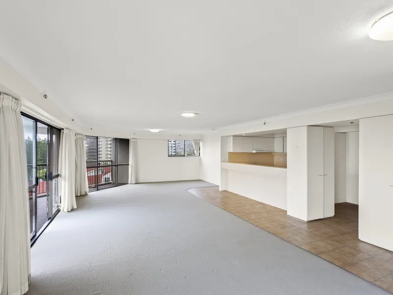 STUNNING BEACHFRONT VIEWS