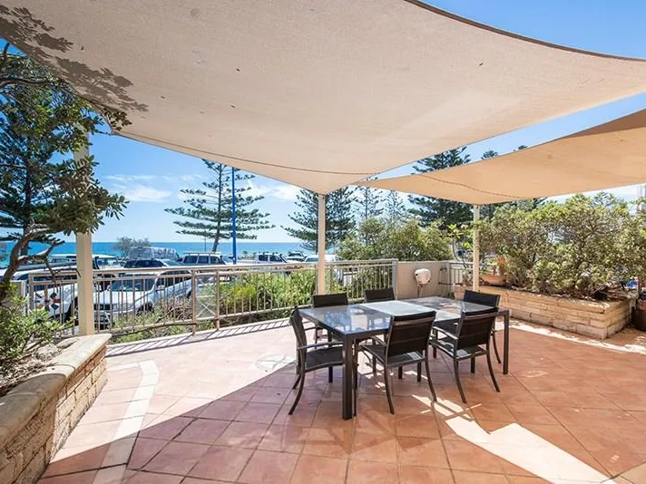 BEACHFRONT LIVING AT ITS BEST!