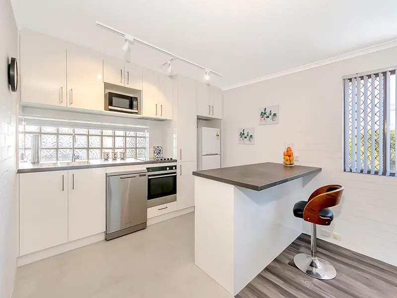 BEAUTIFULLY DECORATED PLUS A GREAT LOCATION