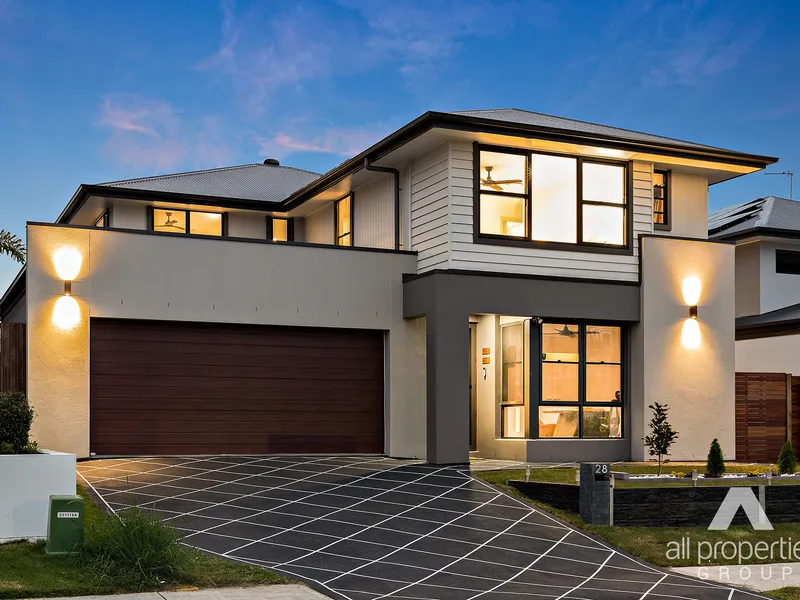 Luxurious Brighton home going to Auction (unless sold prior) on site! Get in contact to register