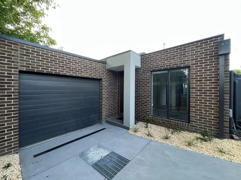 Short walk to Jacana Station!