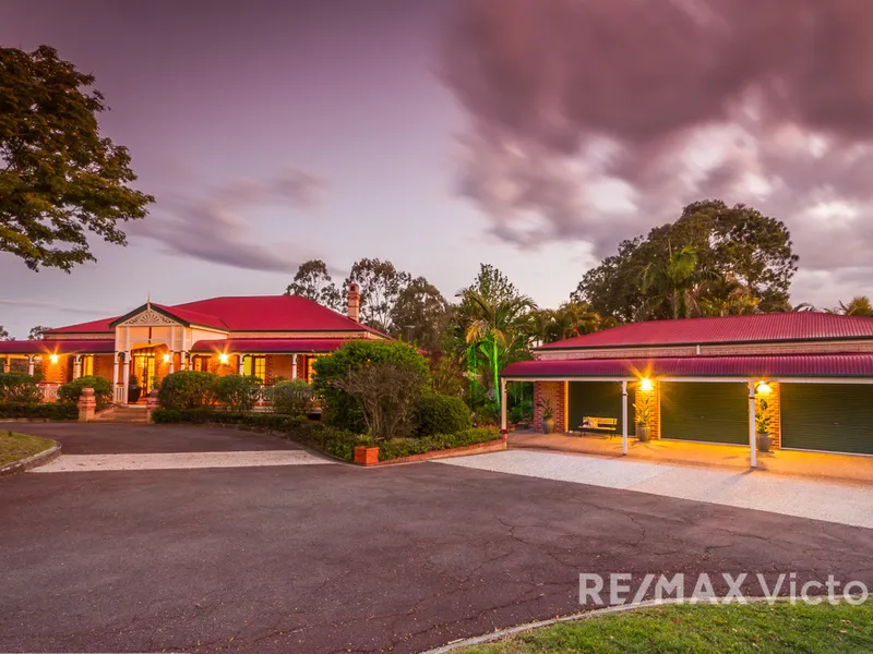 Dual Living Potential with Character and Charm on 8000m2