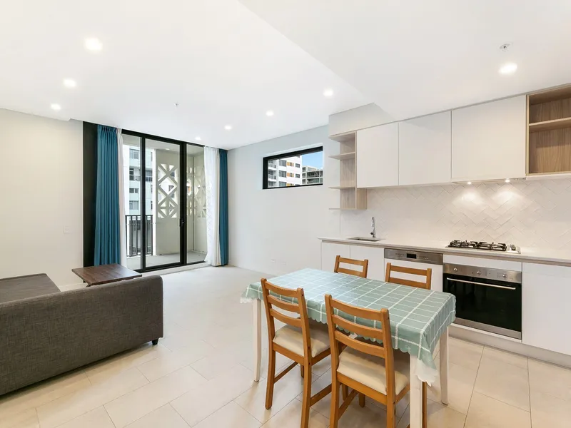 Delightful One Bedroom Luxury Apartment in Waterloo's Best Building
