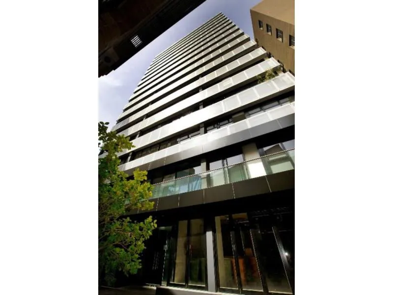 LIVE IN CBD IN THE BEST LOCATION - WALK EVERYWHERE!