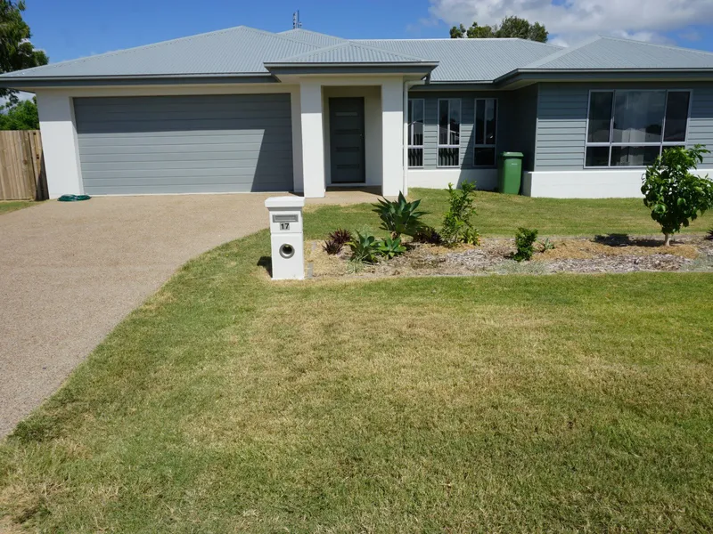QUEENS BEACH BEAUTY ON 865m2.BLOCK