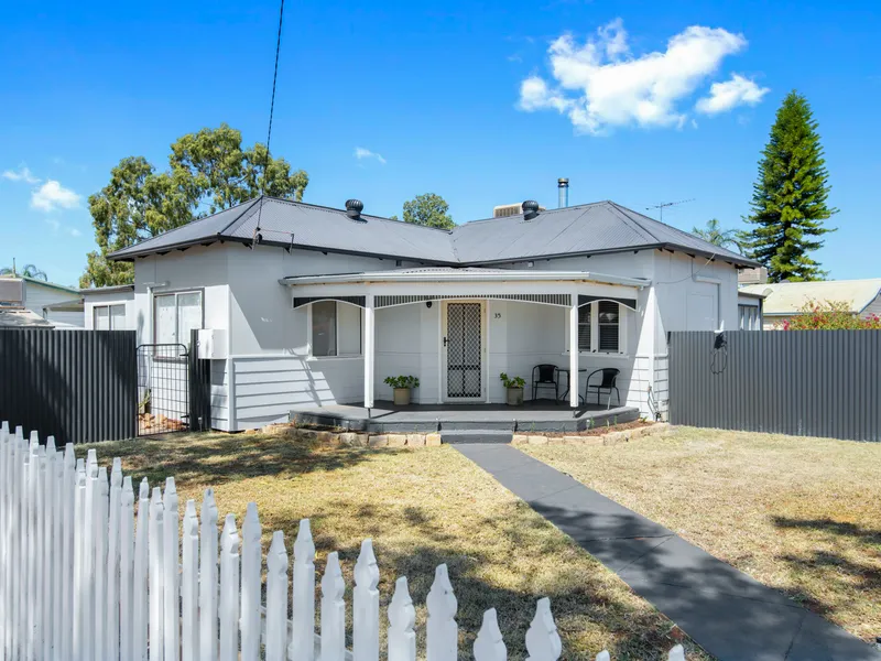 Comfortable Character Home Available to Owner Occupier or Investor.