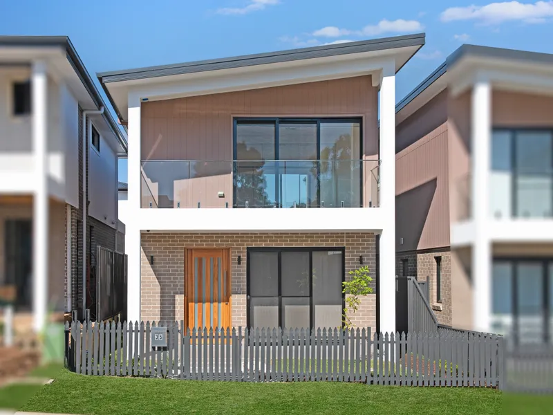 BRAND NEW SPACIOUS 4 BEDROOM FAMILY HOME