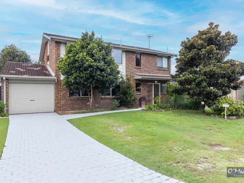 CLASSIC FAMILY HOME IN IDYLLIC LOCATION