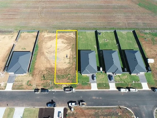 BUILD YOUR DREAM HOME !