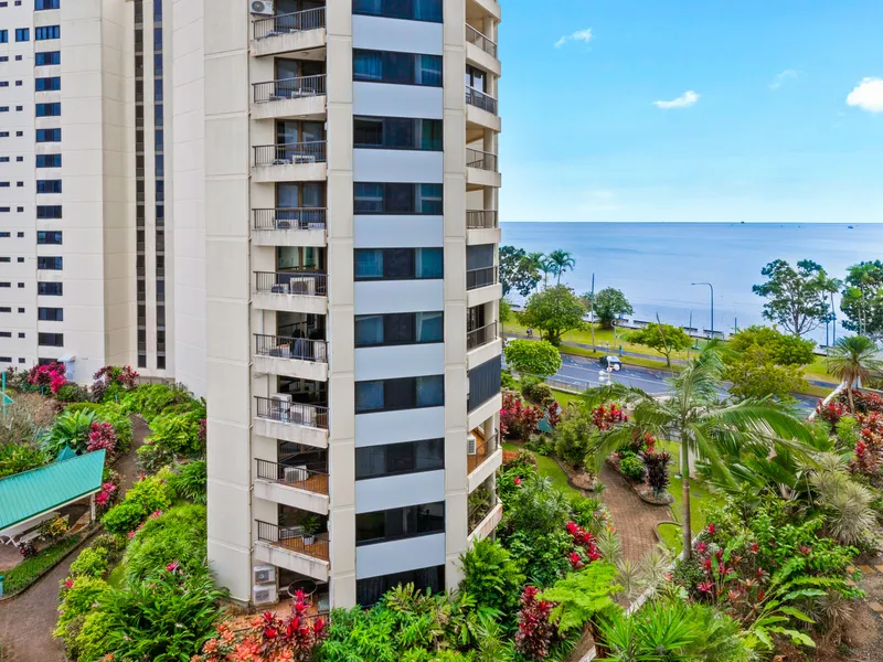 CAIRNS ESPLANADE - 7TH FLOOR DUAL KEY APARTMENT - 3 BALCONIES