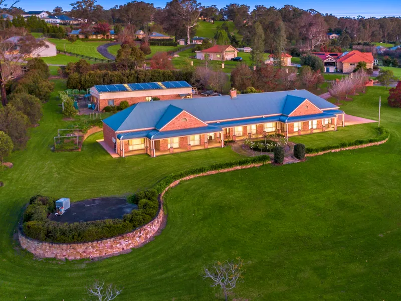 First Class Estate in Prestige Grose Vale