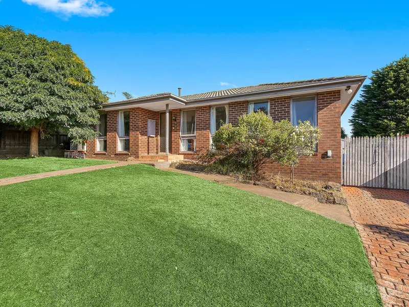 Great First Home Or Investment!