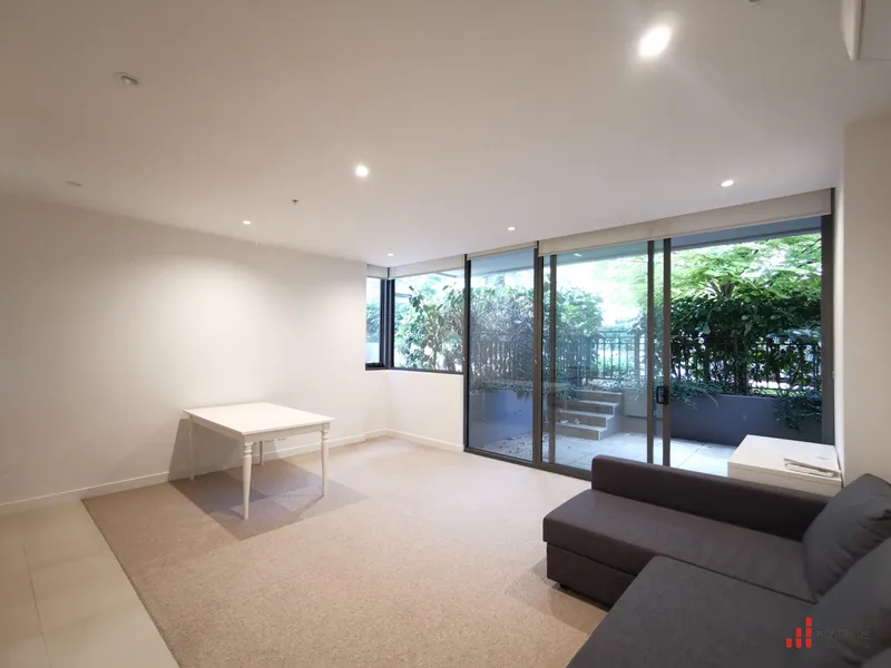 Furnished! Superb and Convenient living in Caulfield North!!