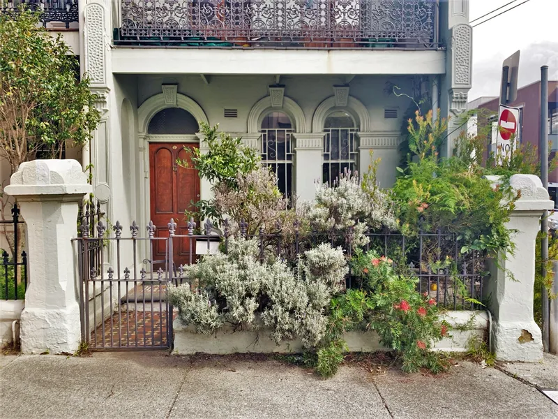 Spacious character filled ground floor studio situated in a classic Victorian terrace 