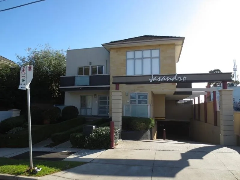 STYLISH TWO STOREY APARTMENT