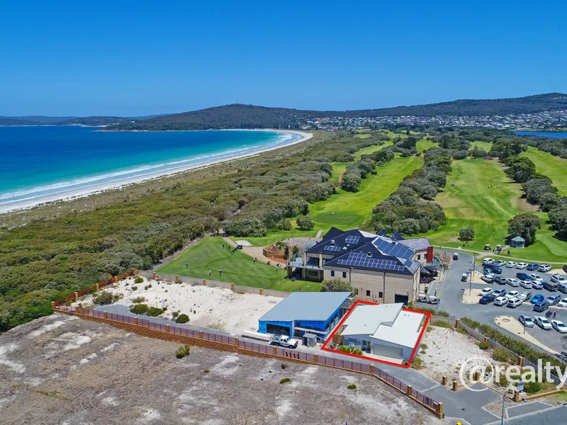 CONTEMPORARY BEACHSIDE HIDEAWAY STEPS FROM WATER'S EDGE