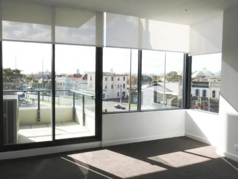 MODERN LIVING & EXCELLENT LOCATION!