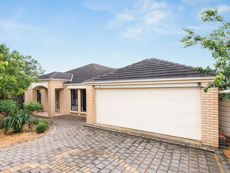 Embrace Exceptional Living: A Perfect Blend of Elegance and Comfort in Walkley Heights!