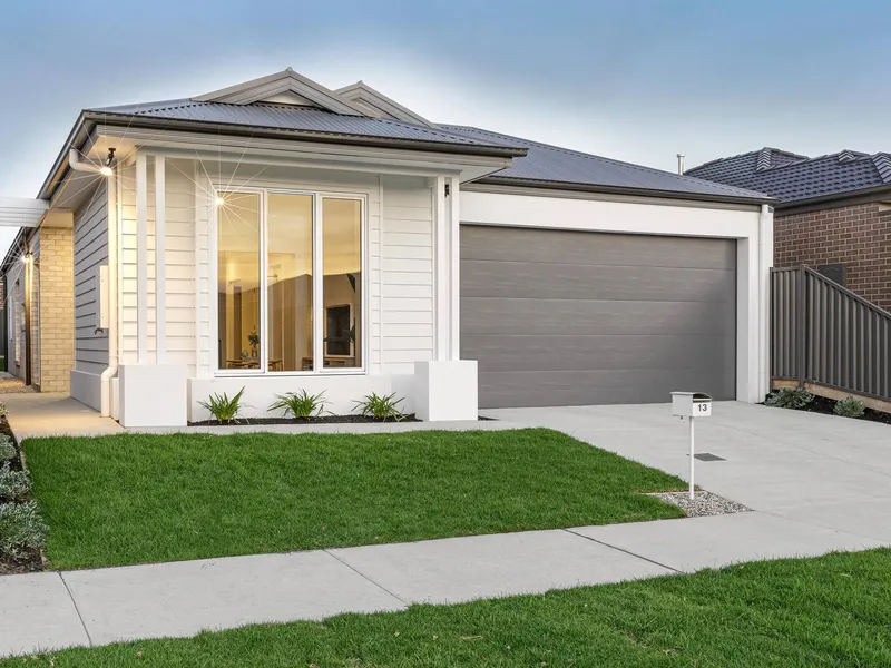 A Stunning Modern Family Home in Prestigious Lucas Locale