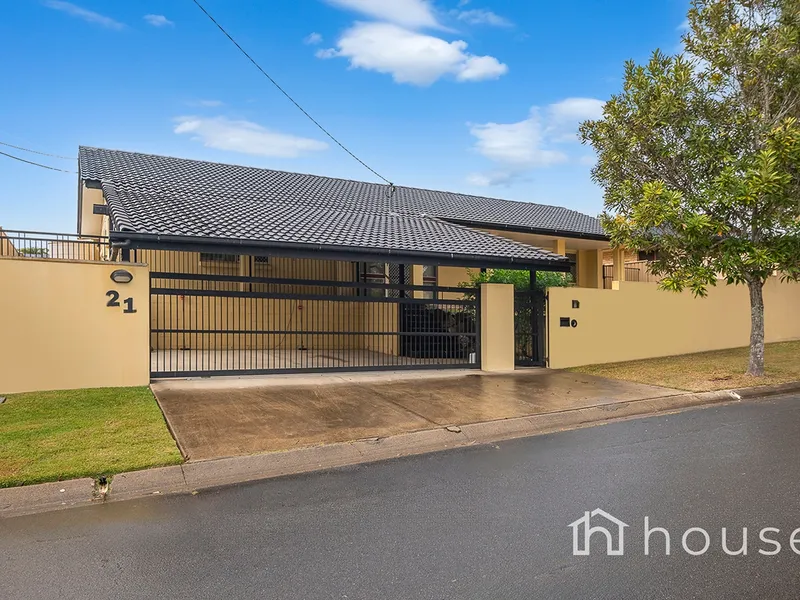 All Year Round Entertainer - $865,000 Plus Buyers