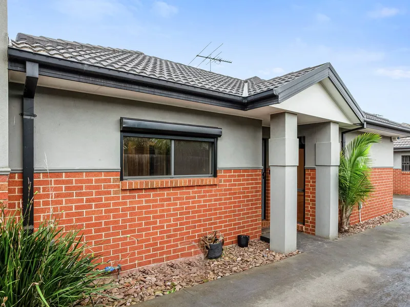 Easy-Living Style in a Prime Position