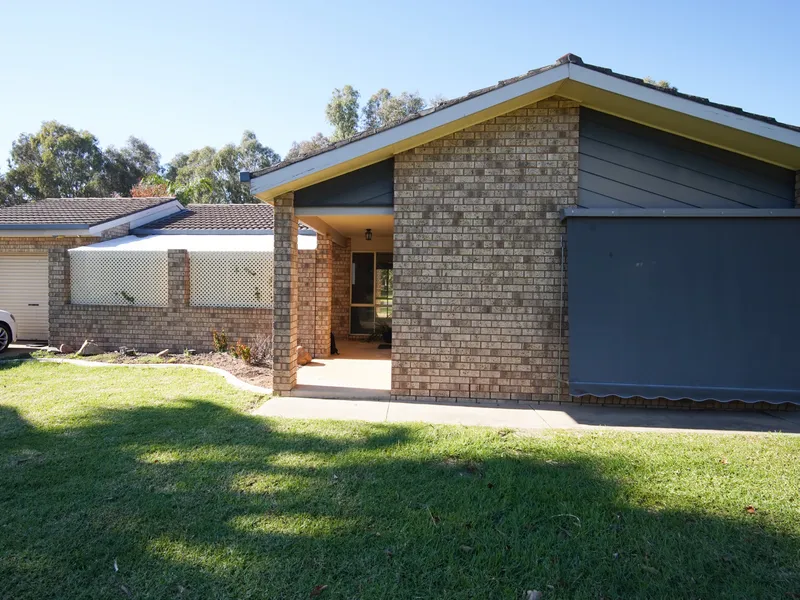 Tidy House in Convenient Location