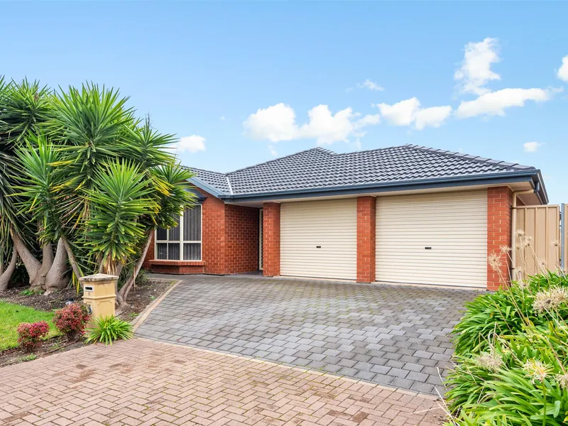 MODERN, SPACIOUS AND STYLISH!