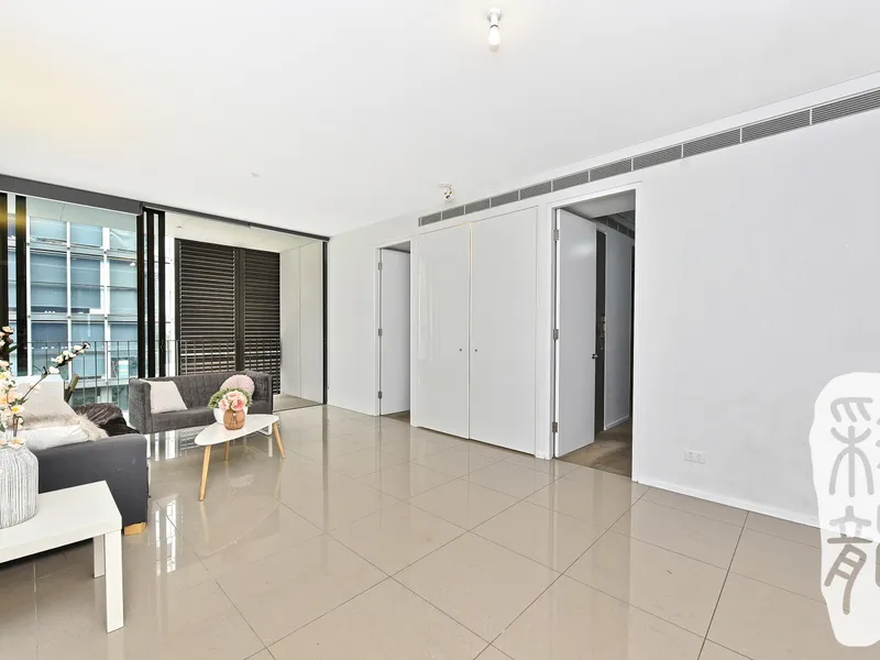 Spacious East Facing 2 Bedroom with Car Space Apartment Conveniently Located within Close Proximity to all Amenity!