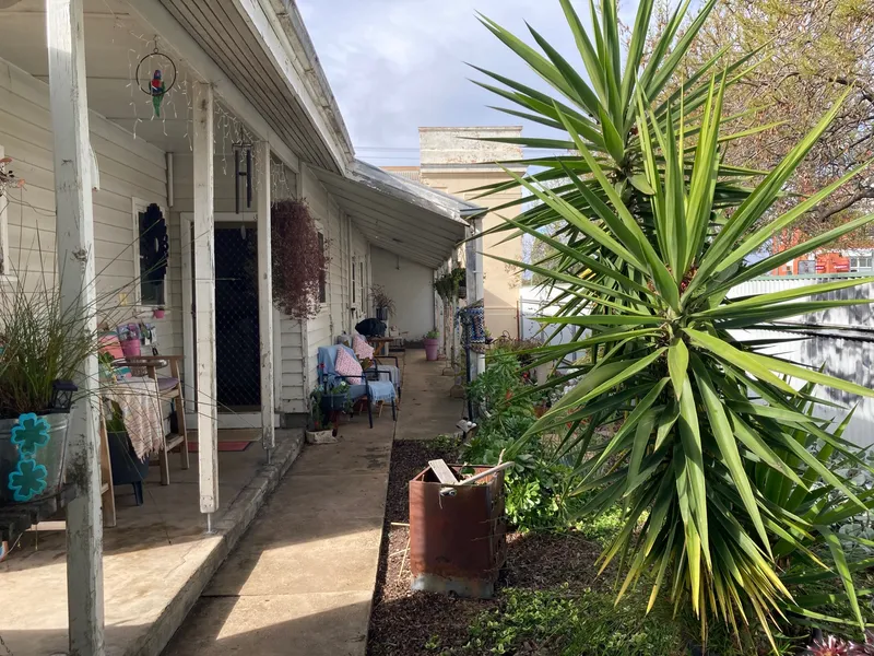 PERFECT POSITION - 3 BEDROOM