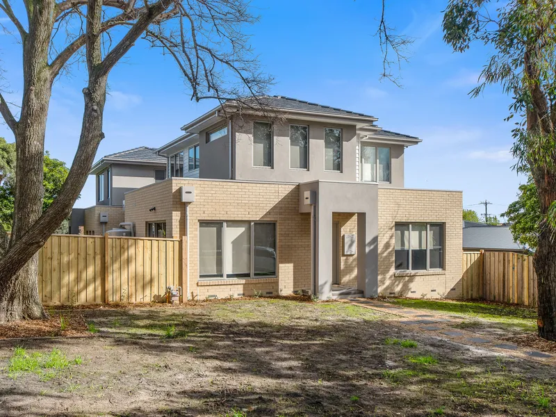 Magnificence near the Bay -Two x Brand New Town houses