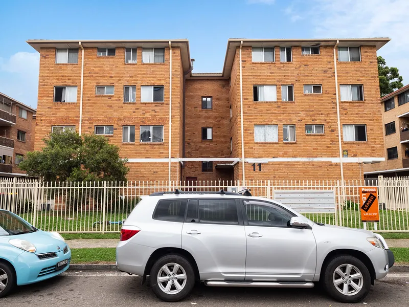 INVESTORS BREAD & BUTTER