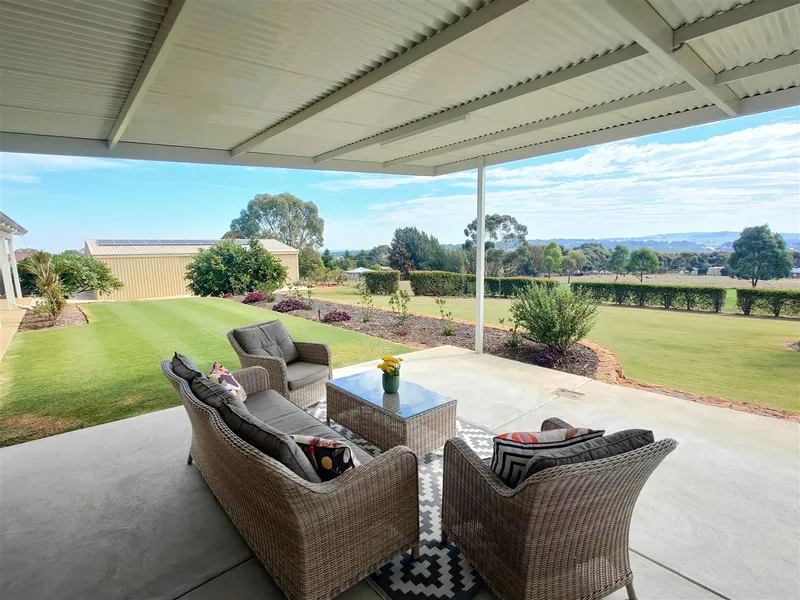 Very Rare Find- Absolutely Stunning 5.5 Acre Property!