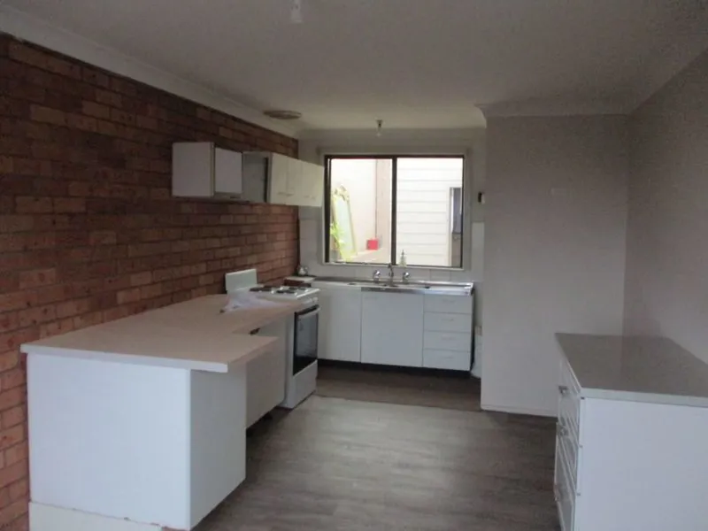 Large unit in private position