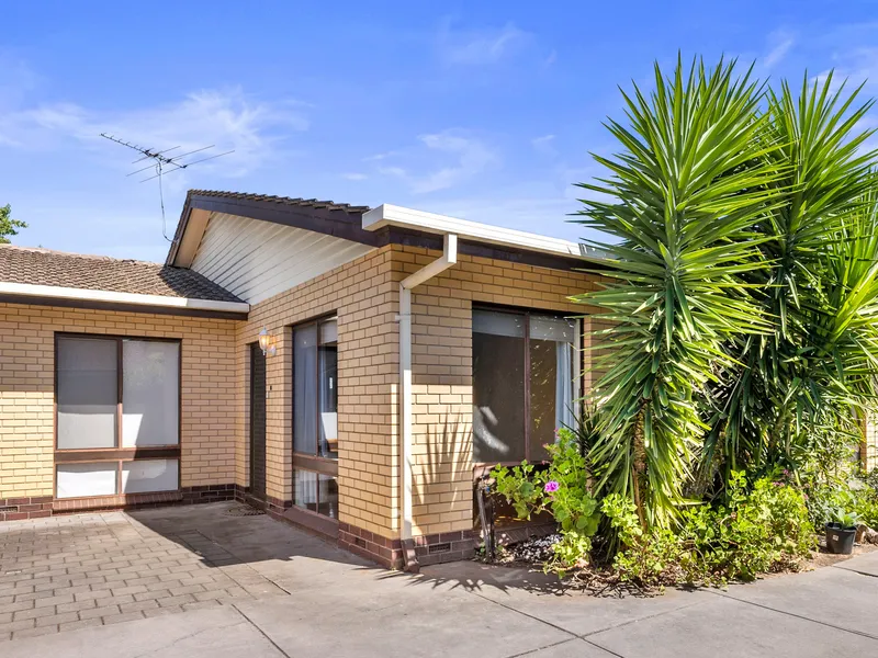 2 Bedroom Unit in Great Location