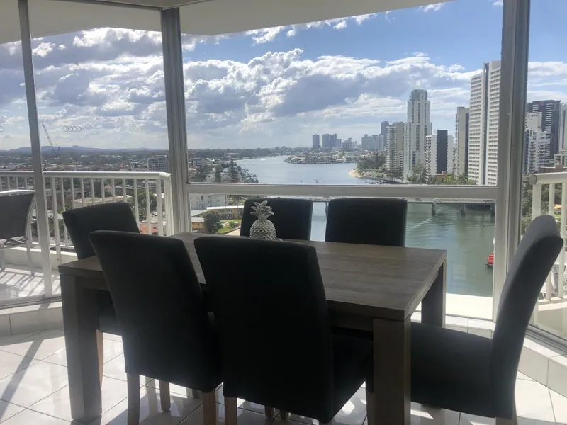 Cavill Ave Short term rental 1 Bed/Bathroom with river views - avail NOW to Mid November No lease