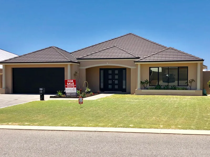 BIG FAMILY HOME NEAR SCHOOL