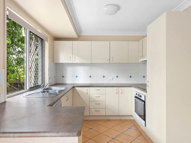 Large Townhouse added bonus large courtyard!