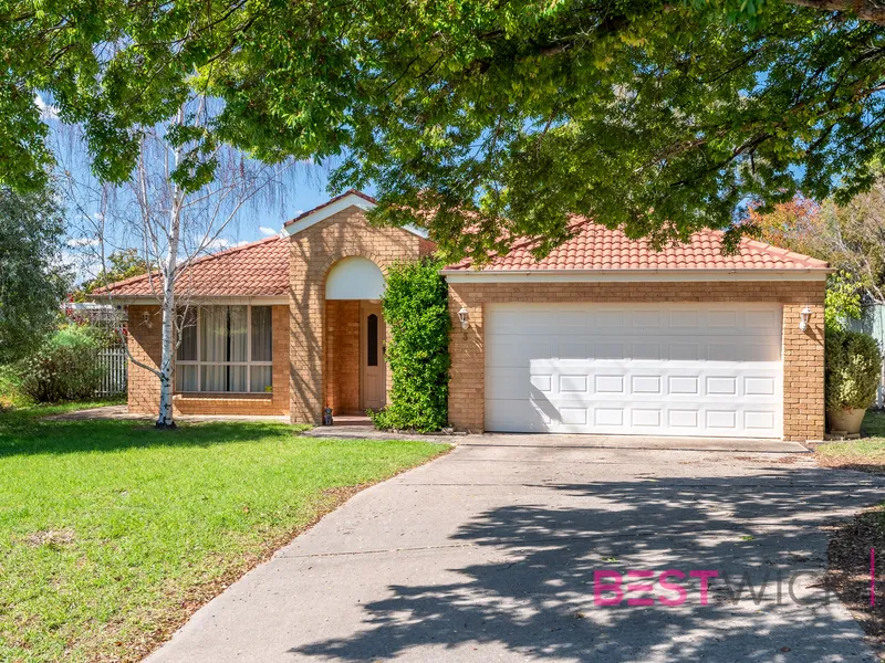 Light filled 4-bedroom home in Lanark