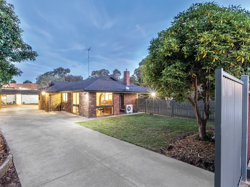 FAMILY HOME WITH PICTURESQUE VIEWS!