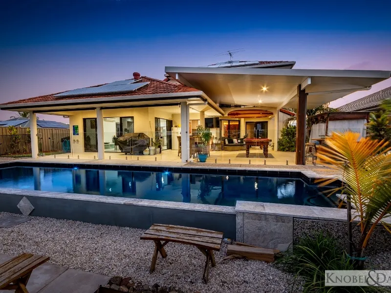 NORTH FACING & SIDE ACCESS