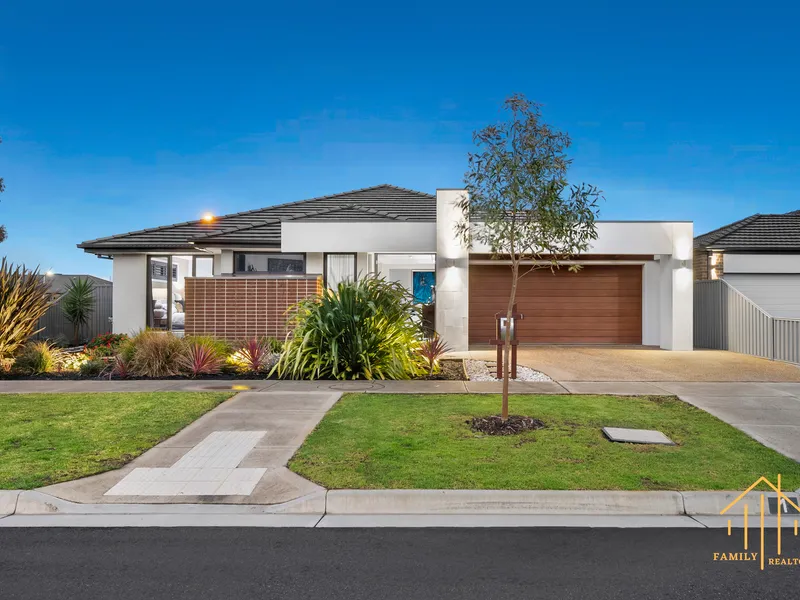 Exclusive Designer Luxury Family Home!