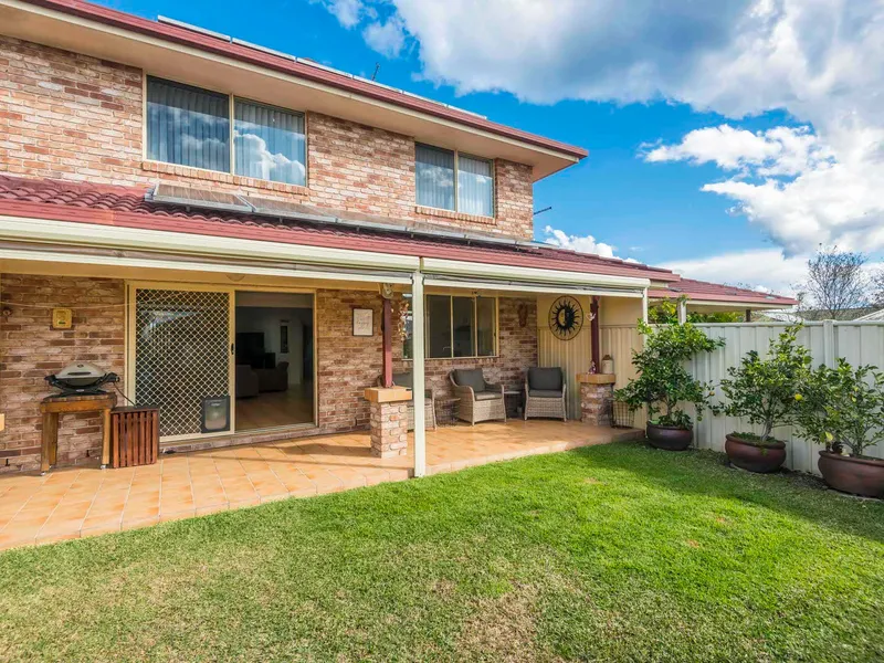 Spacious, stylish townhouse