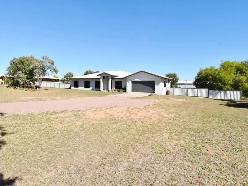 PREMIUM QUALITY EXECUTIVE FAMILY HOME ON 5051m2 BLOCK